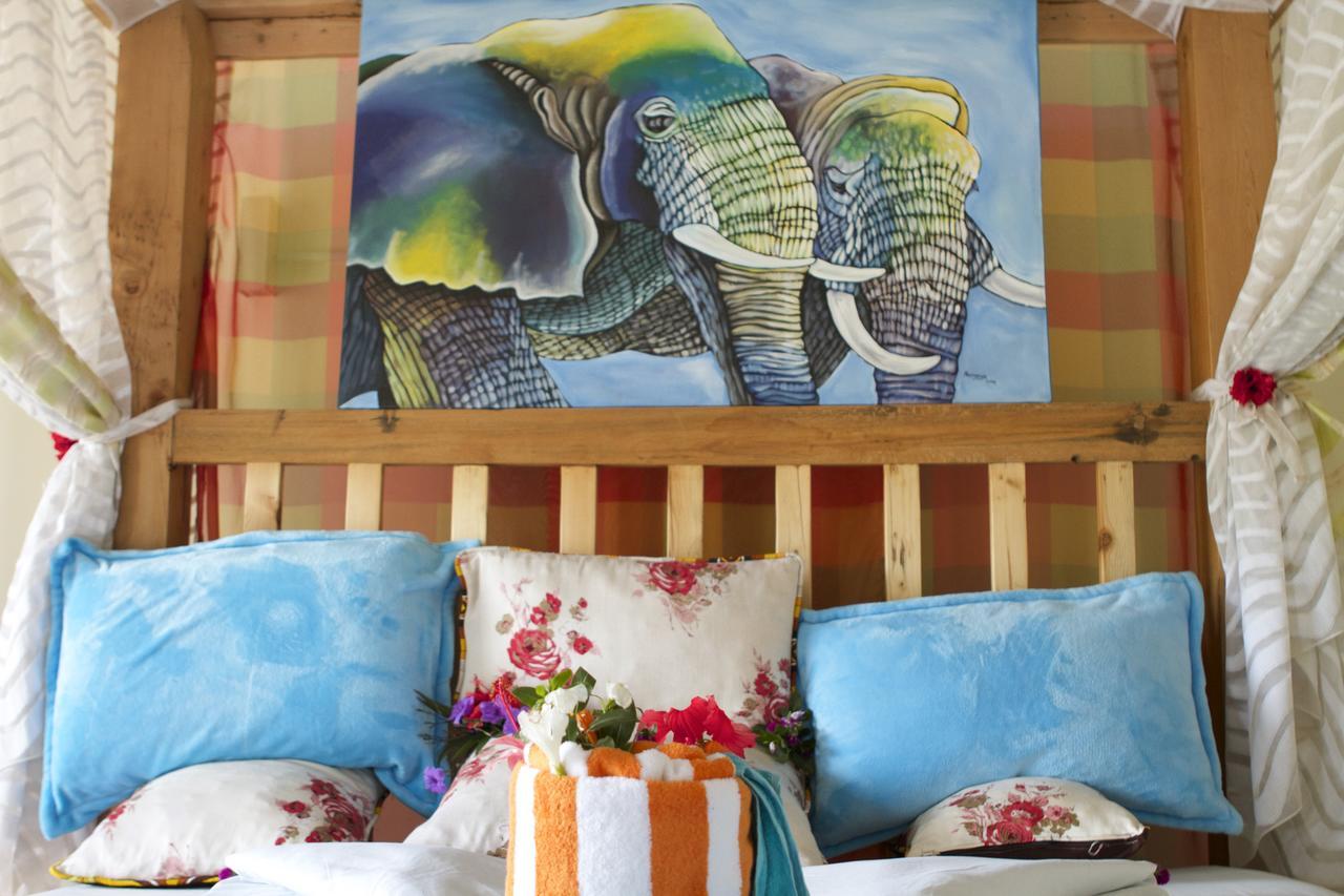 Malakai Eco Lodge Kitende Luaran gambar
